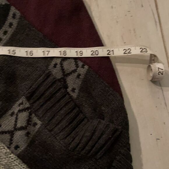 XS 3R Clothing Company Recycled Poncho - Picture 9 of 10